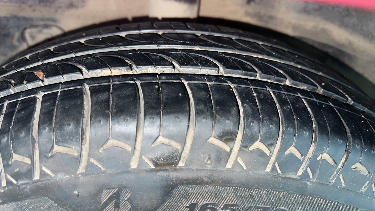 Used 2013 Hyundai Grand i10 Sportz 1.2 Kappa VTVT Petrol Manual tyres RIGHT REAR TYRE TREAD VIEW