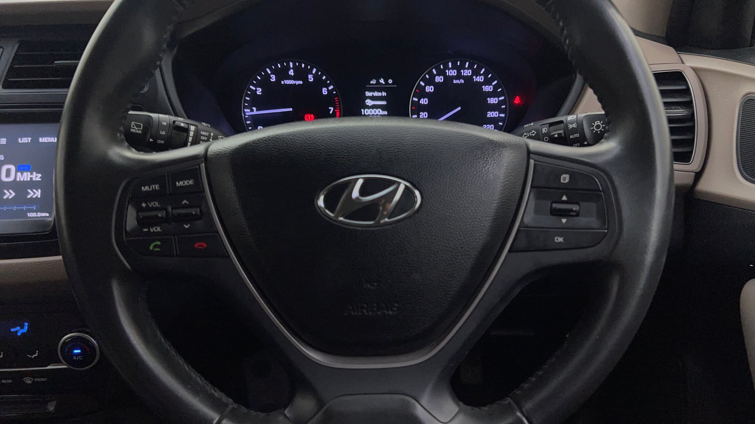 Used 2016 Hyundai Elite i20 Asta 1.2 Petrol Manual top_features Airbags
