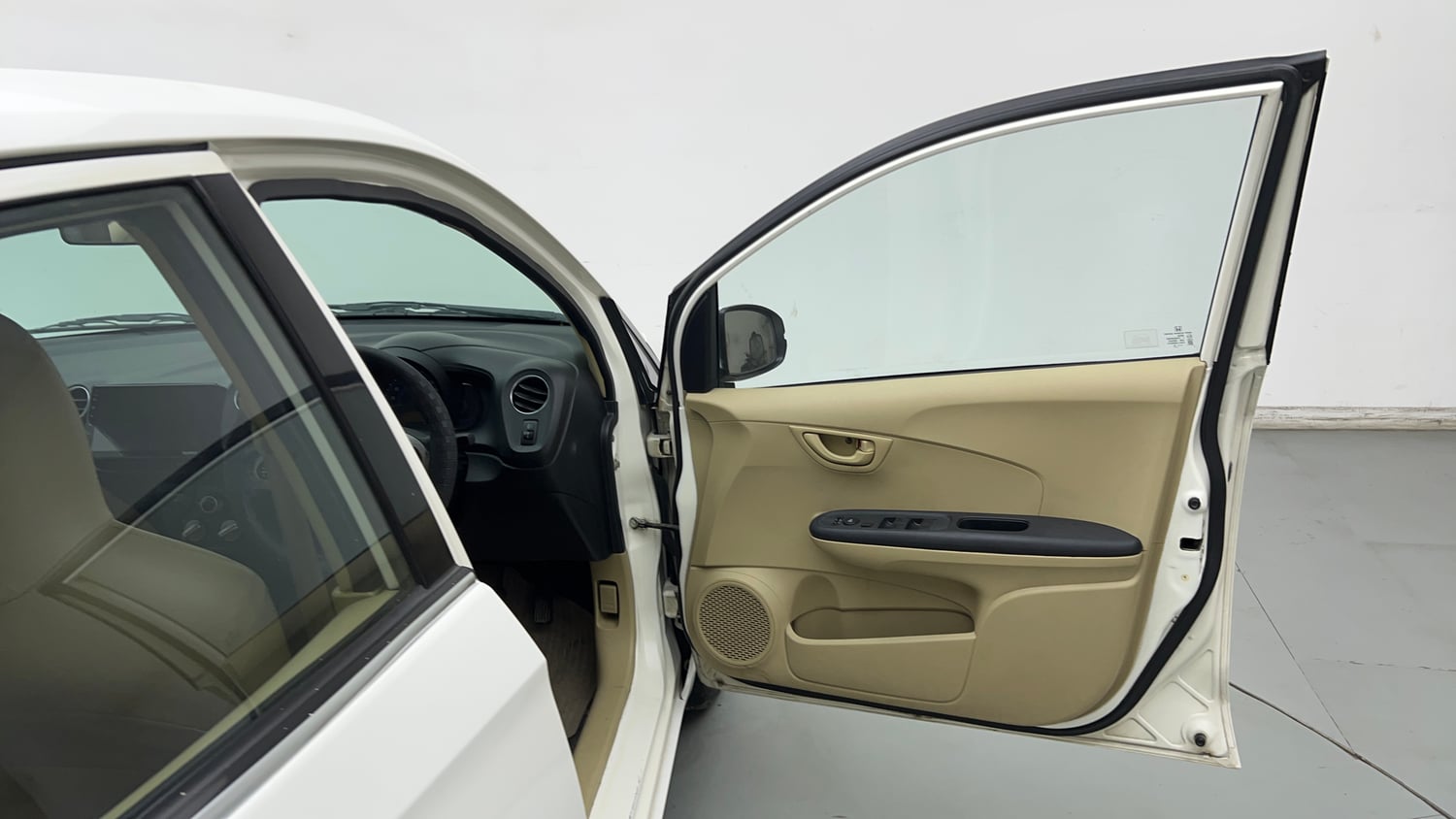 Used 2015 Honda Amaze 1.2 S i-VTEC Petrol Manual interior RIGHT FRONT DOOR OPEN VIEW