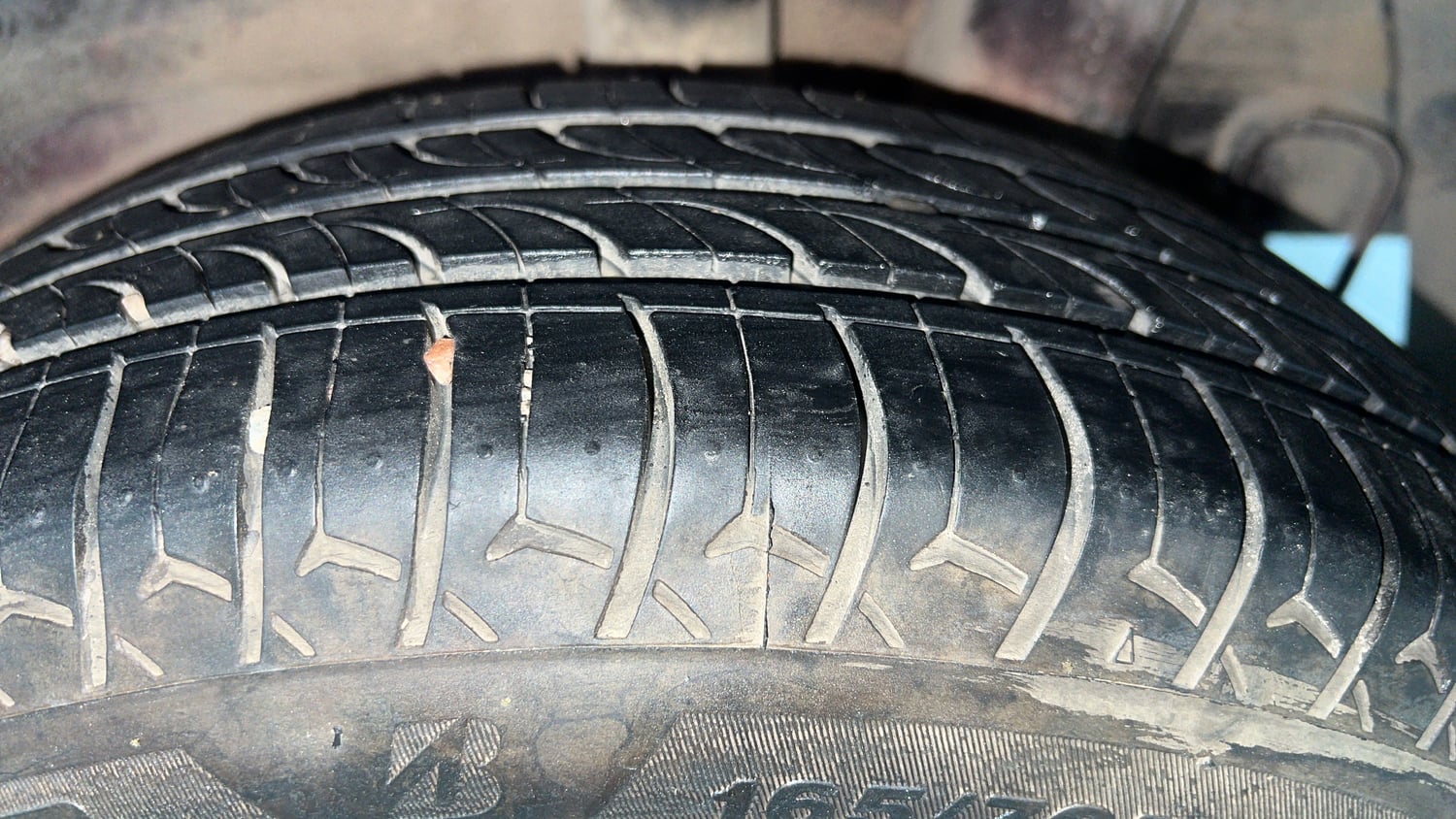 Used 2013 Hyundai Grand i10 Sportz 1.2 Kappa VTVT Petrol Manual tyres LEFT REAR TYRE TREAD VIEW