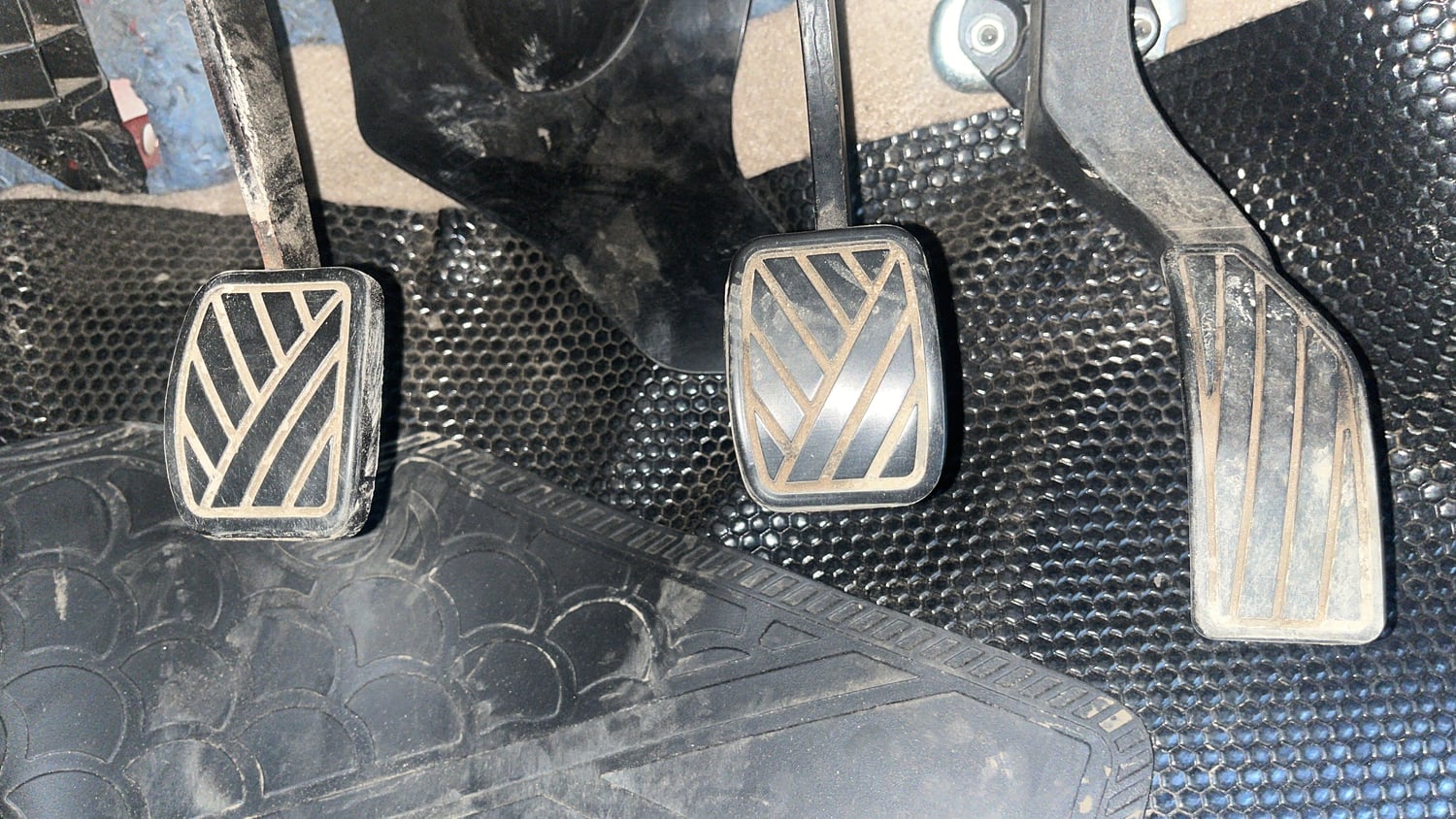 Used 2016 Maruti Suzuki Swift VXi Petrol Manual interior PEDALS VIEW