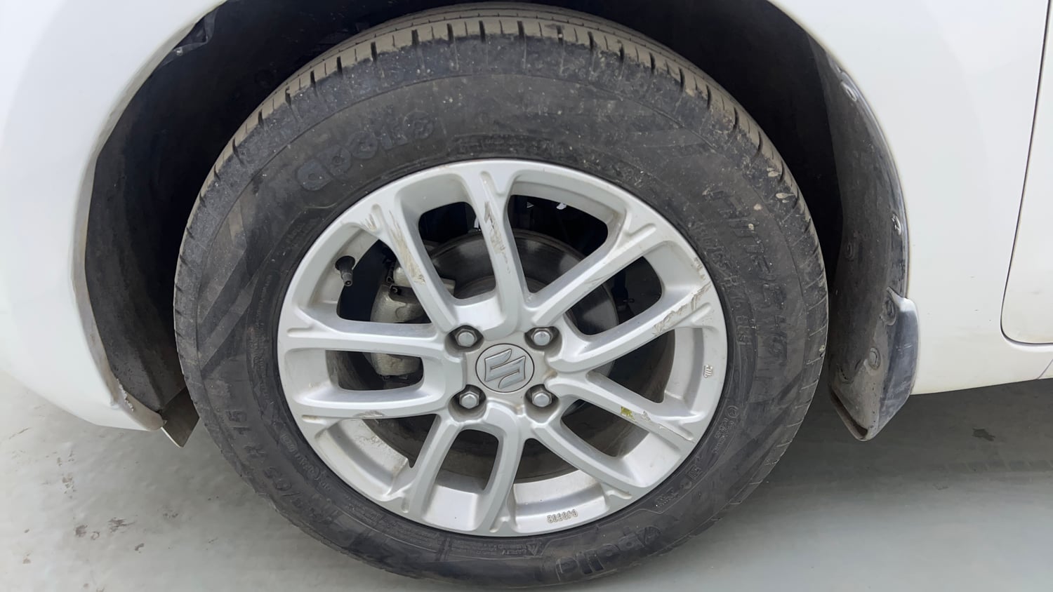 Used 2020 Maruti Suzuki Swift ZXi AMT Petrol Automatic tyres LEFT FRONT TYRE RIM VIEW