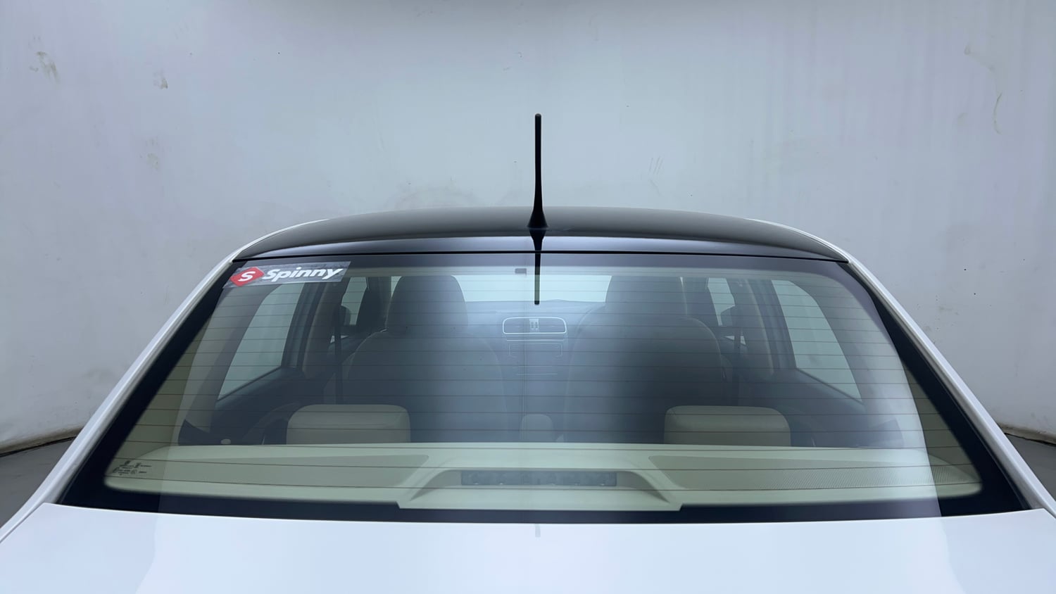 Used 2019 Volkswagen Ameo Highline1.0L (P) Petrol Manual exterior BACK WINDSHIELD VIEW