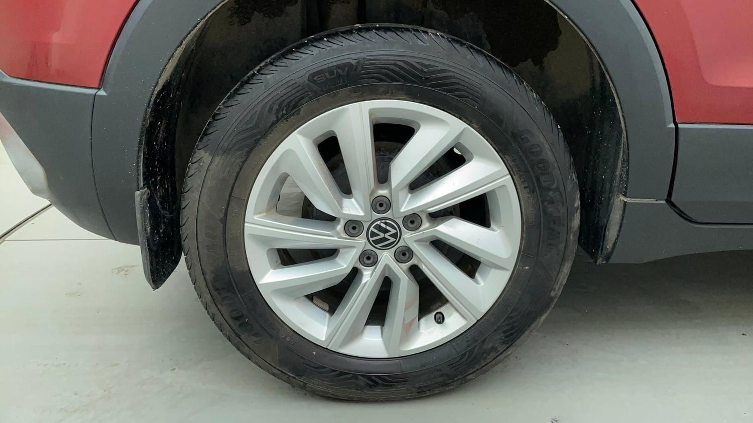 Used 2022 Volkswagen Taigun Highline 1.0 TSI MT Petrol Manual tyres RIGHT REAR TYRE RIM VIEW