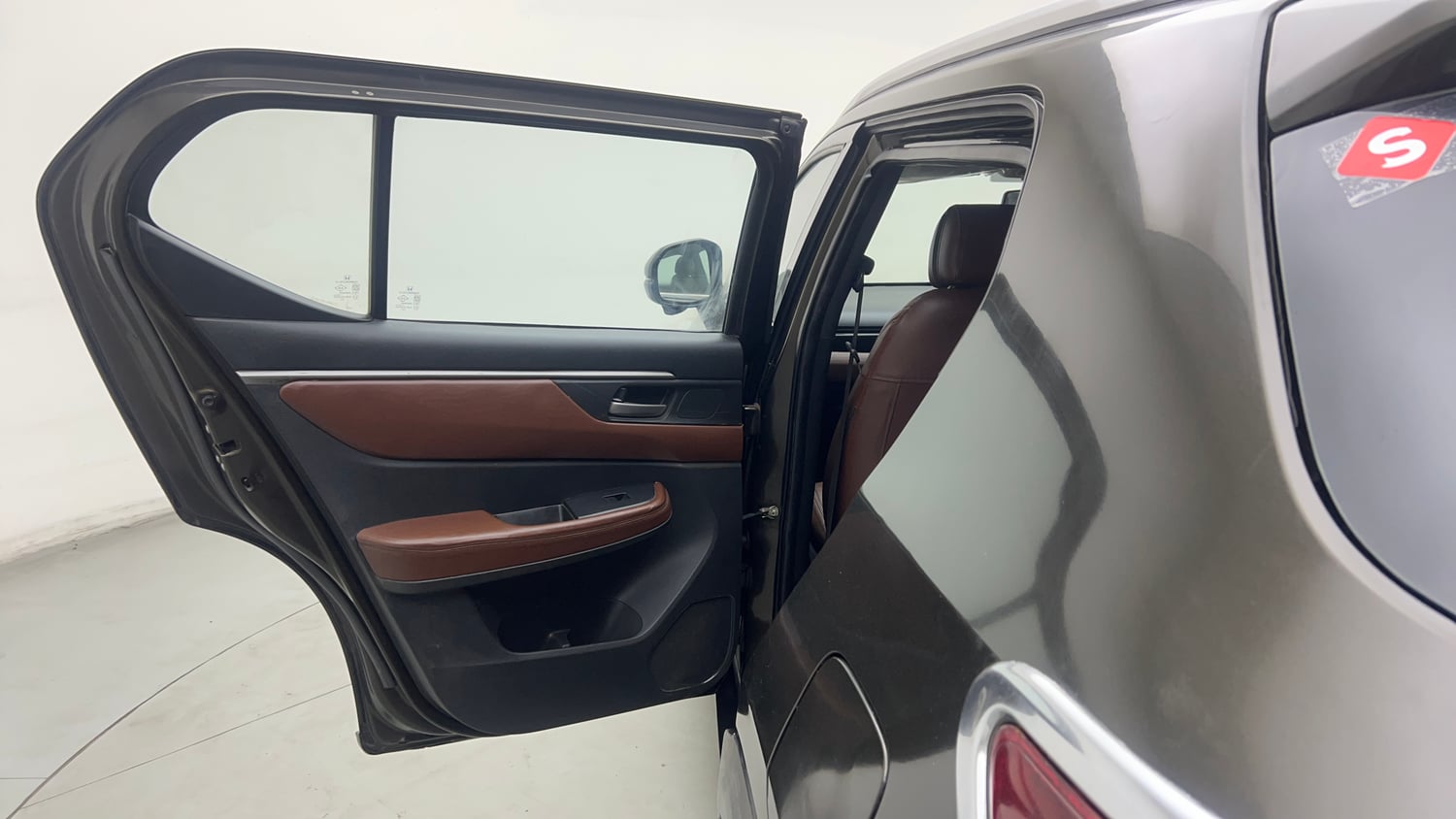 Used 2023 Honda Elevate VX MT Petrol Manual interior LEFT REAR DOOR OPEN VIEW