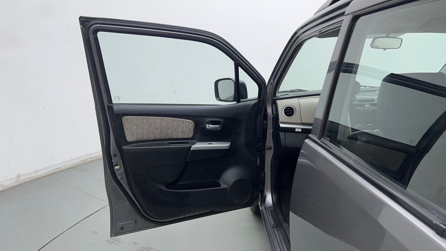 Used 2013 Maruti Suzuki Wagon R VXI Petrol Manual interior LEFT FRONT DOOR OPEN VIEW