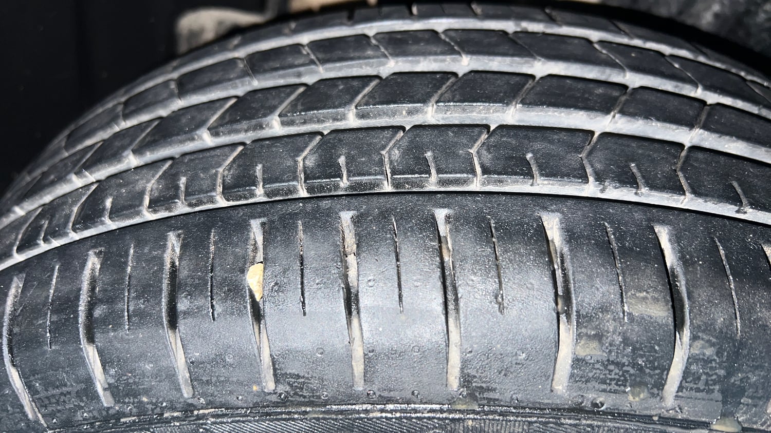Used 2023 Maruti Suzuki Baleno Alpha MT Petrol Manual tyres RIGHT REAR TYRE TREAD VIEW