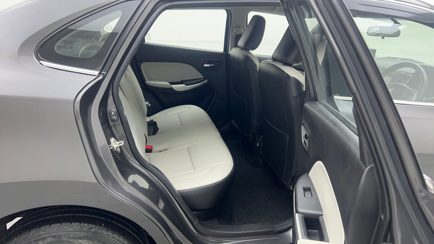 Used 2018 Maruti Suzuki Baleno Delta 1.2 Petrol Manual interior RIGHT SIDE REAR DOOR CABIN VIEW