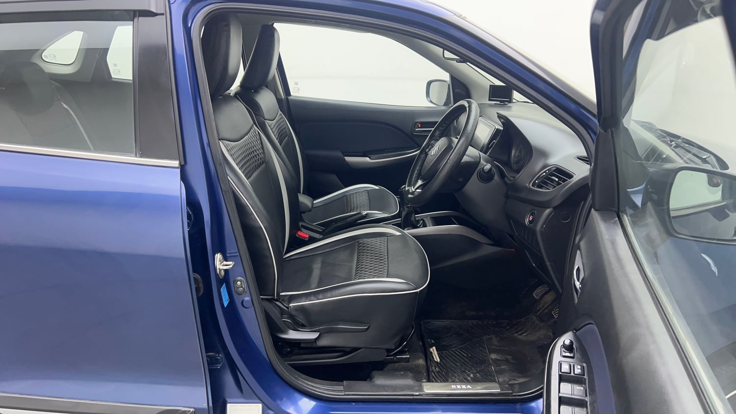 Used 2019 Maruti Suzuki Baleno Zeta Petrol Manual interior RIGHT SIDE FRONT DOOR CABIN VIEW