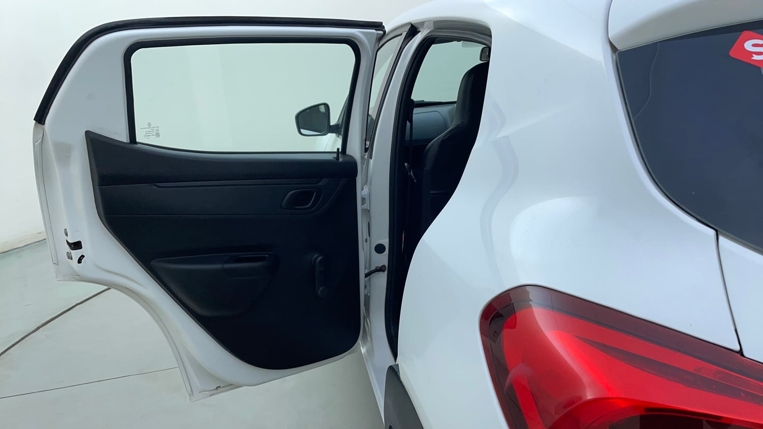 Used 2018 Renault Kwid 1.0 RXL Petrol Manual interior LEFT REAR DOOR OPEN VIEW