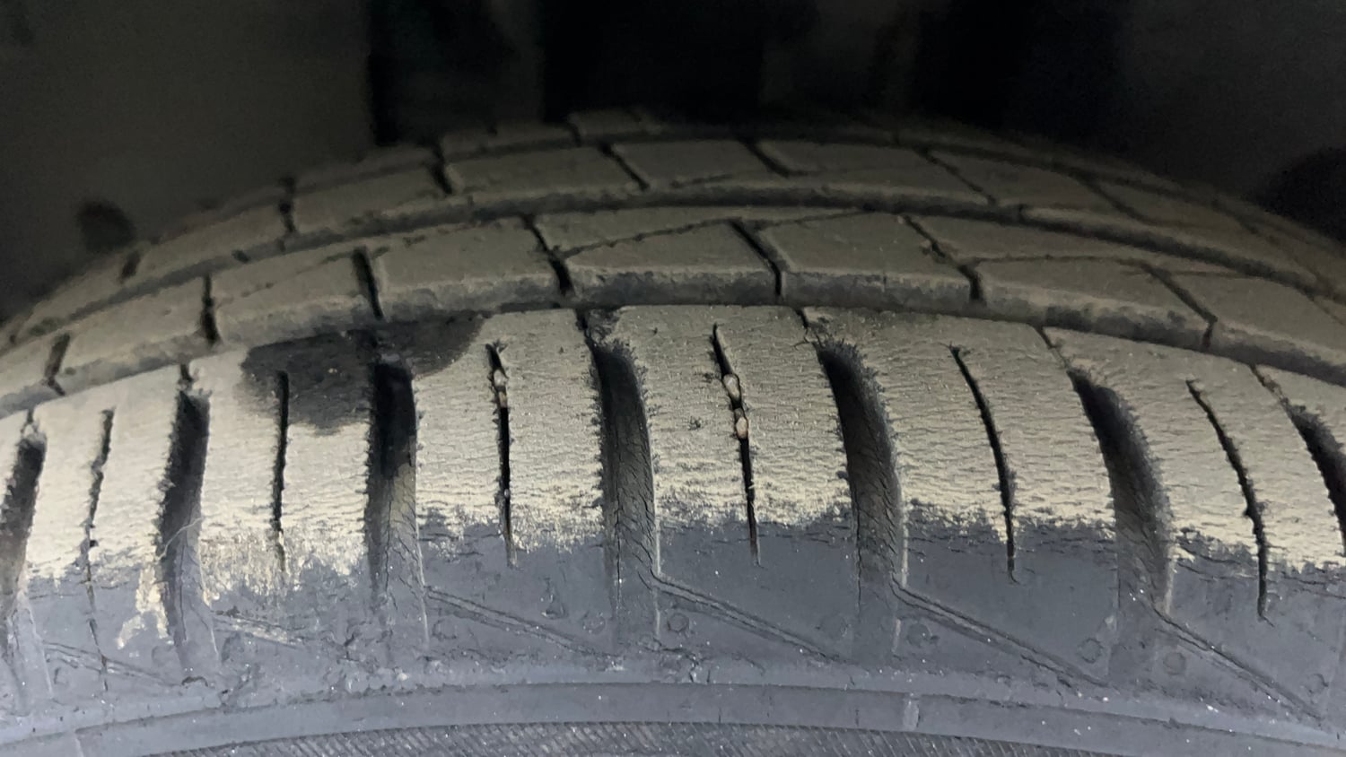 Used 2022 Renault Kwid RXT 1.0 AMT Petrol Automatic tyres LEFT FRONT TYRE TREAD VIEW