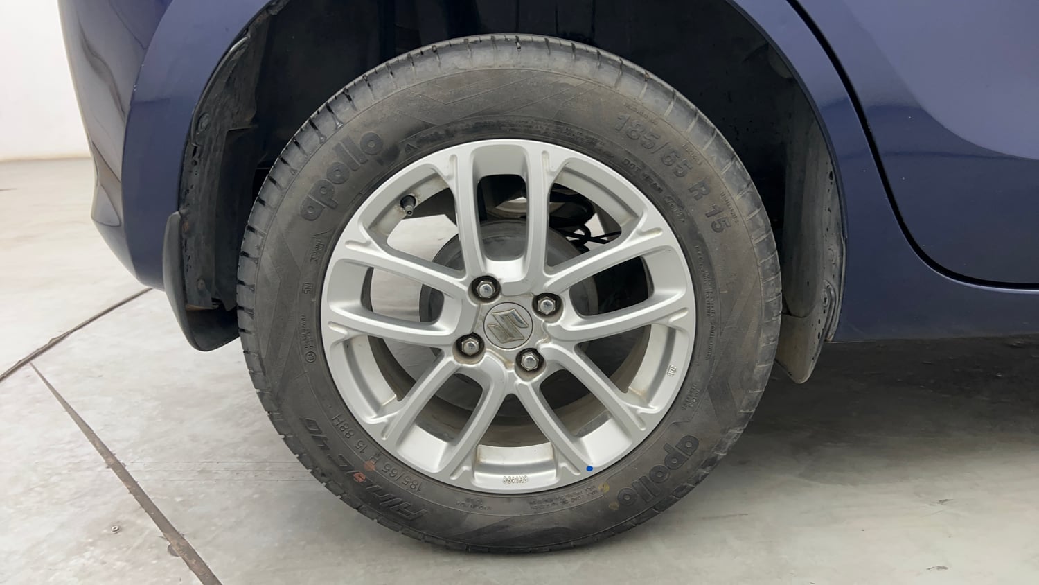 Used 2018 Maruti Suzuki Swift ZXi AMT Petrol Automatic tyres RIGHT REAR TYRE RIM VIEW