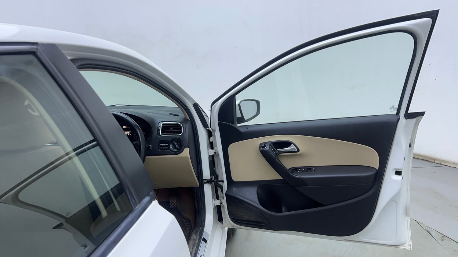 Used 2019 Volkswagen Ameo Highline1.0L (P) Petrol Manual interior RIGHT FRONT DOOR OPEN VIEW