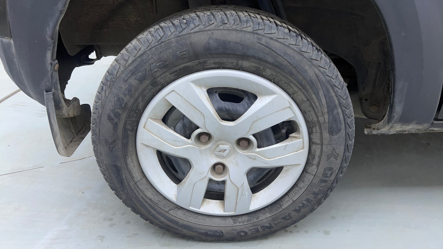 Used 2019 Renault Kwid 1.0 RXT AMT Opt Petrol Automatic tyres RIGHT REAR TYRE RIM VIEW