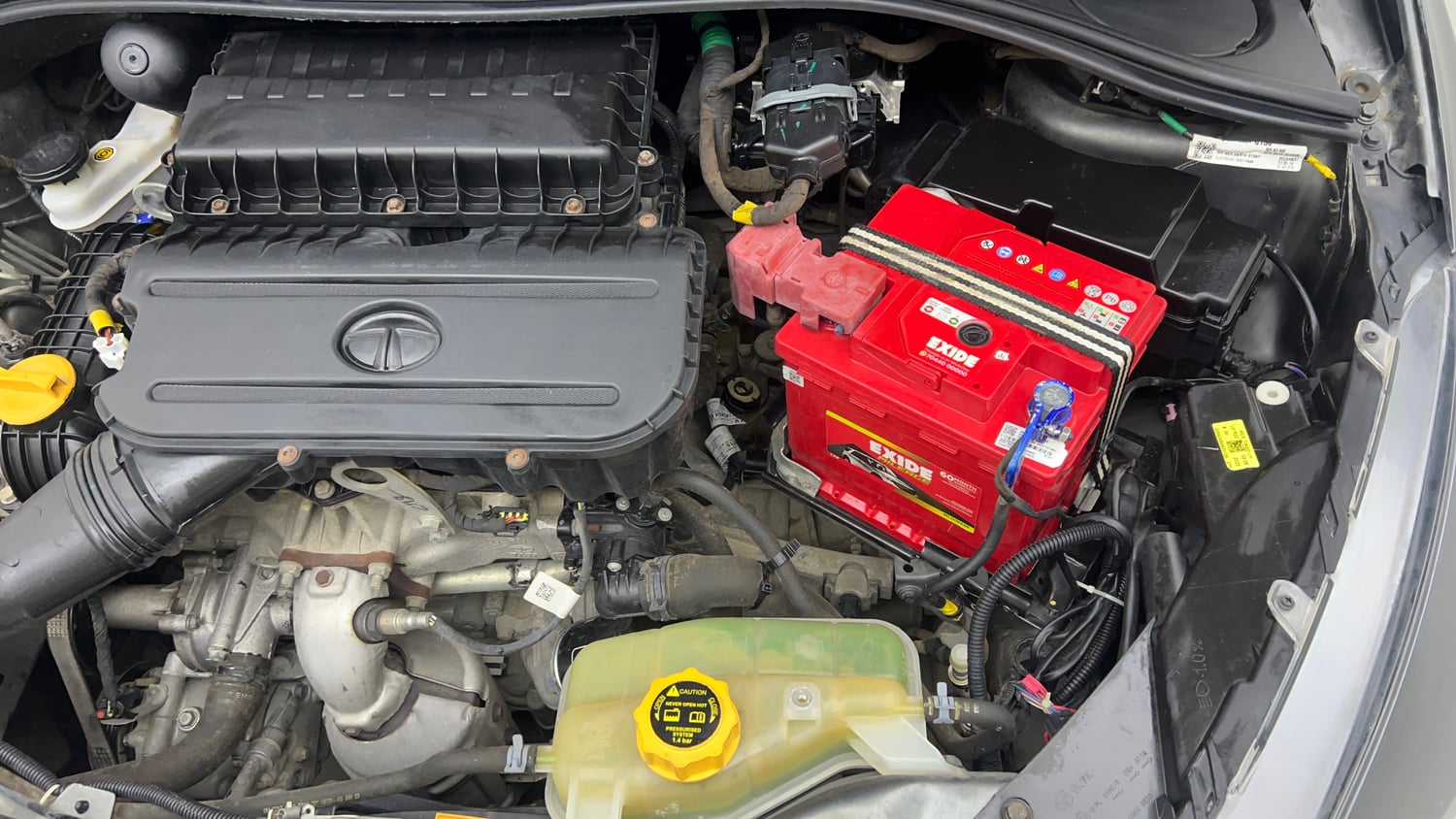 Used 2024 Tata Tigor XM iCNG Cng Manual engine ENGINE LEFT SIDE VIEW