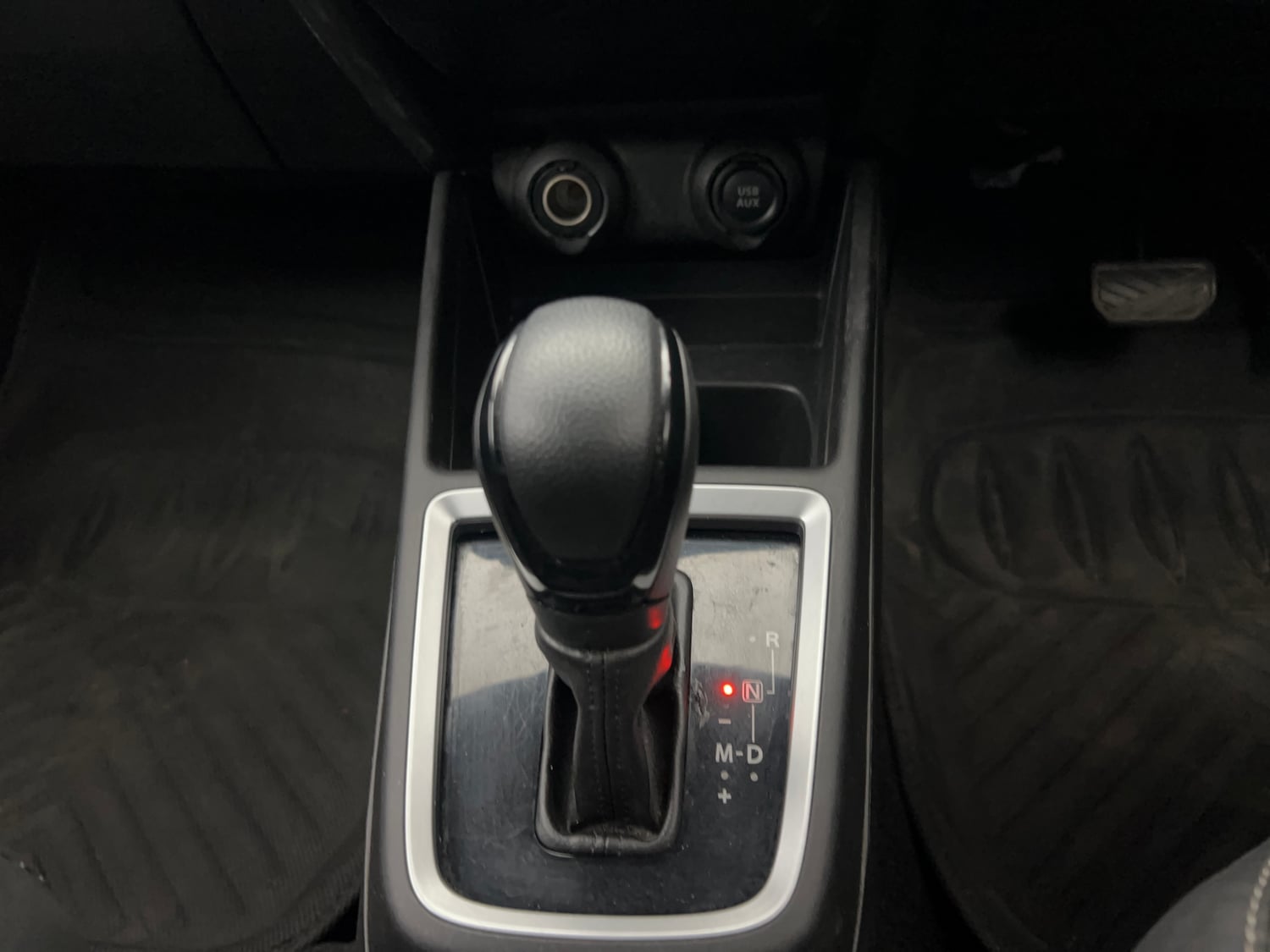 Used 2018 Maruti Suzuki Swift ZXi AMT Petrol Automatic interior GEAR  KNOB VIEW