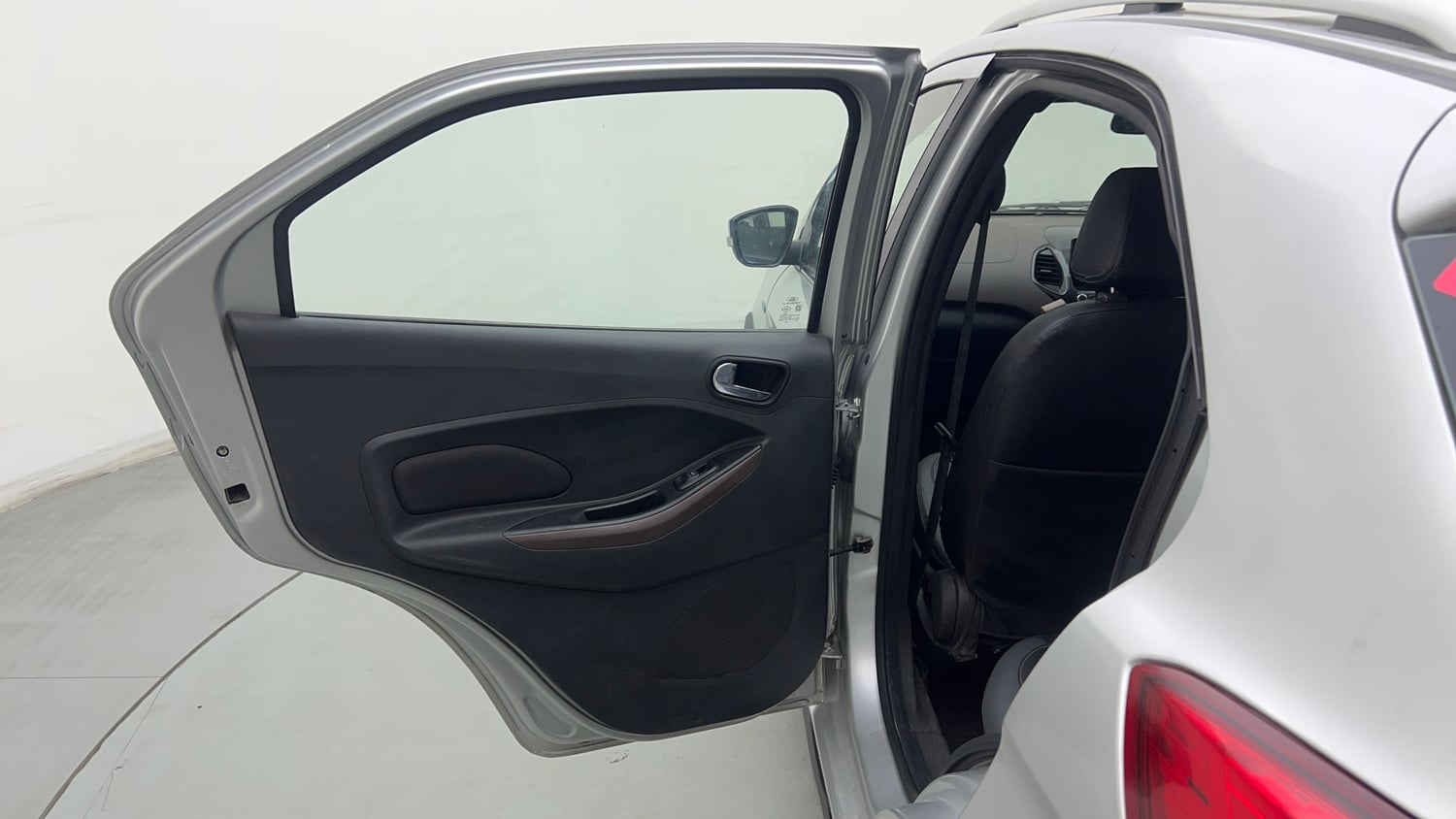 Used 2019 Ford Freestyle Titanium 1.2 Ti-VCT Petrol Manual interior LEFT REAR DOOR OPEN VIEW