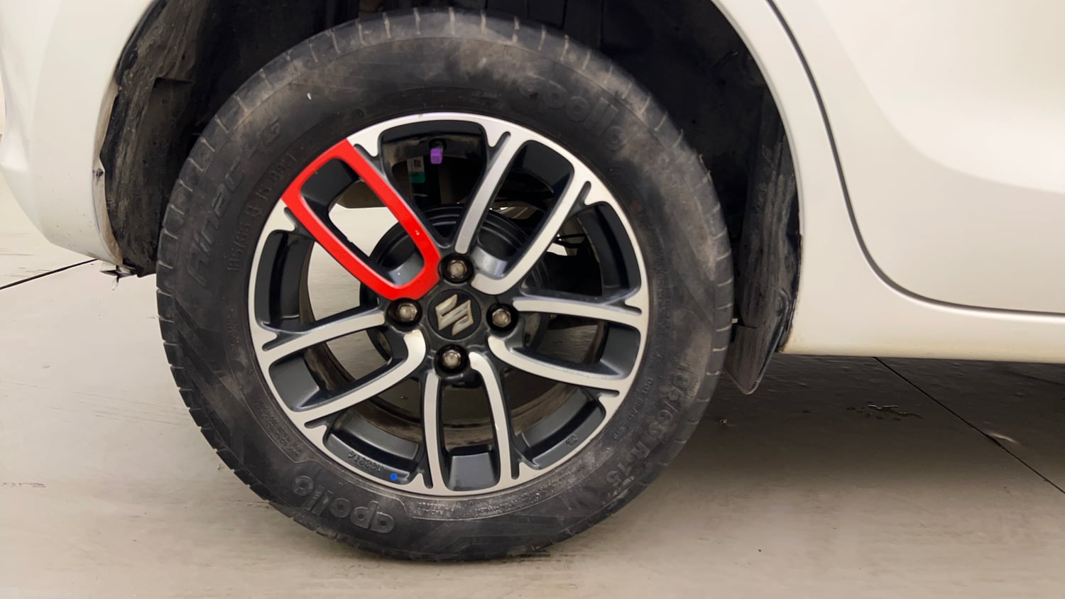 Used 2020 Maruti Suzuki Swift ZXi Plus Petrol Manual tyres RIGHT REAR TYRE RIM VIEW