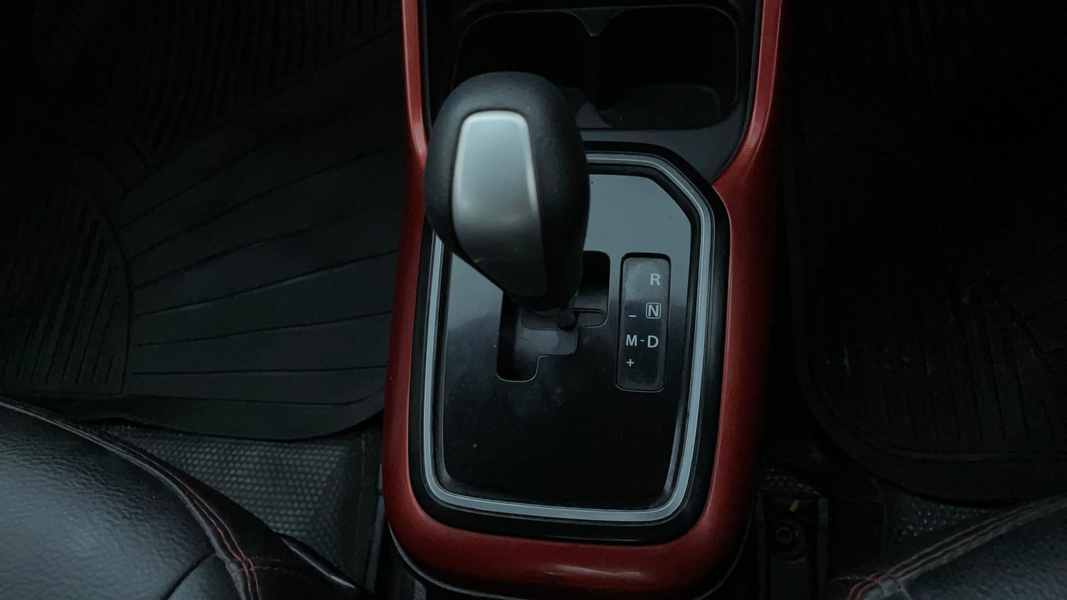 Used 2017 Maruti Suzuki Ignis Zeta 1.2 AMT Petrol Automatic interior GEAR  KNOB VIEW