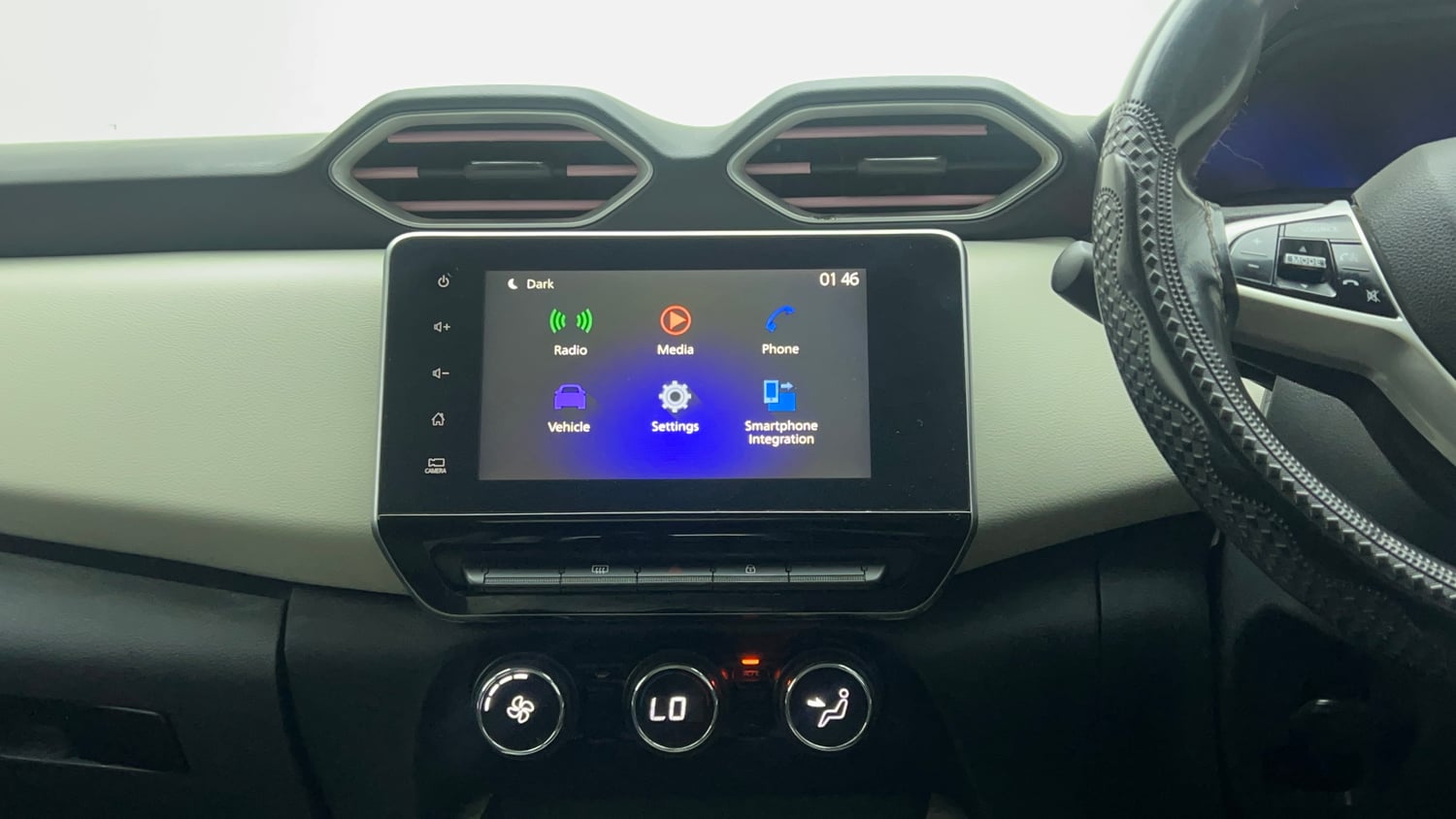 Used 2021 Nissan Magnite XV Turbo Petrol Manual top_features Integrated (in-dash) music system