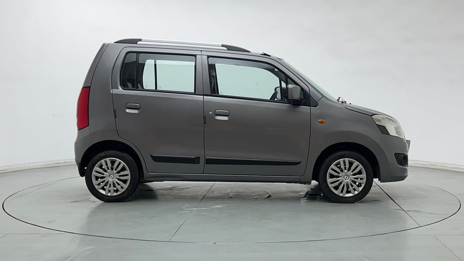 Used 2013 Maruti Suzuki Wagon R VXI Petrol Manual exterior RIGHT SIDE VIEW
