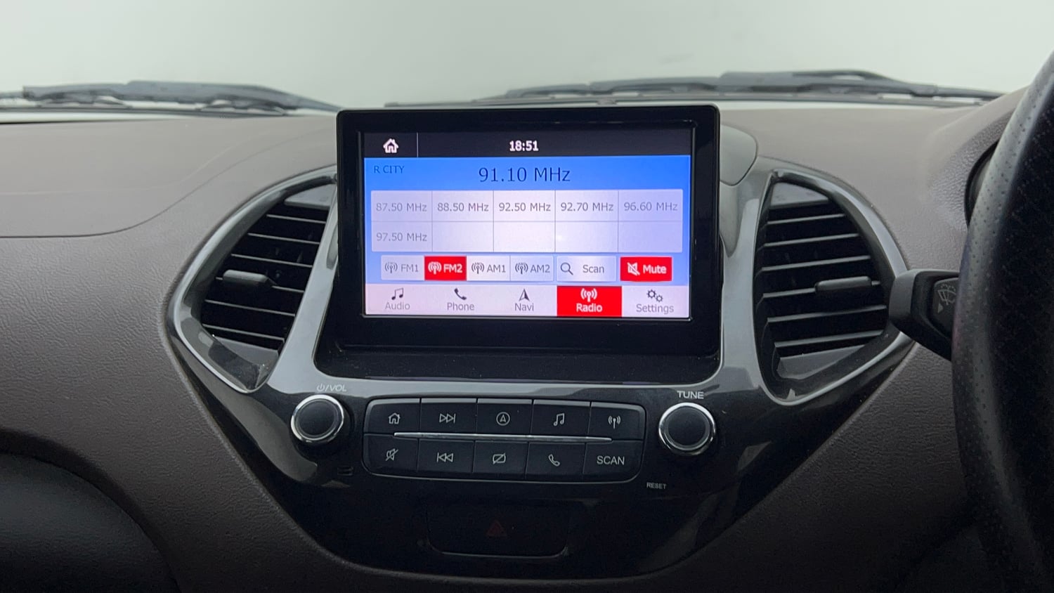 Used 2019 Ford Freestyle Titanium 1.2 Ti-VCT Petrol Manual top_features Integrated (in-dash) music system