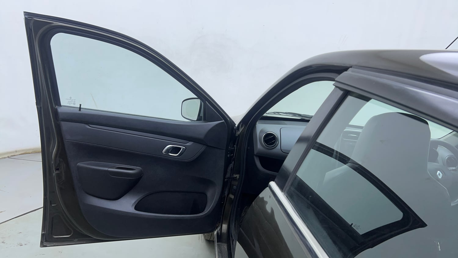 Used 2019 Renault Kwid 1.0 RXT AMT Opt Petrol Automatic interior LEFT FRONT DOOR OPEN VIEW