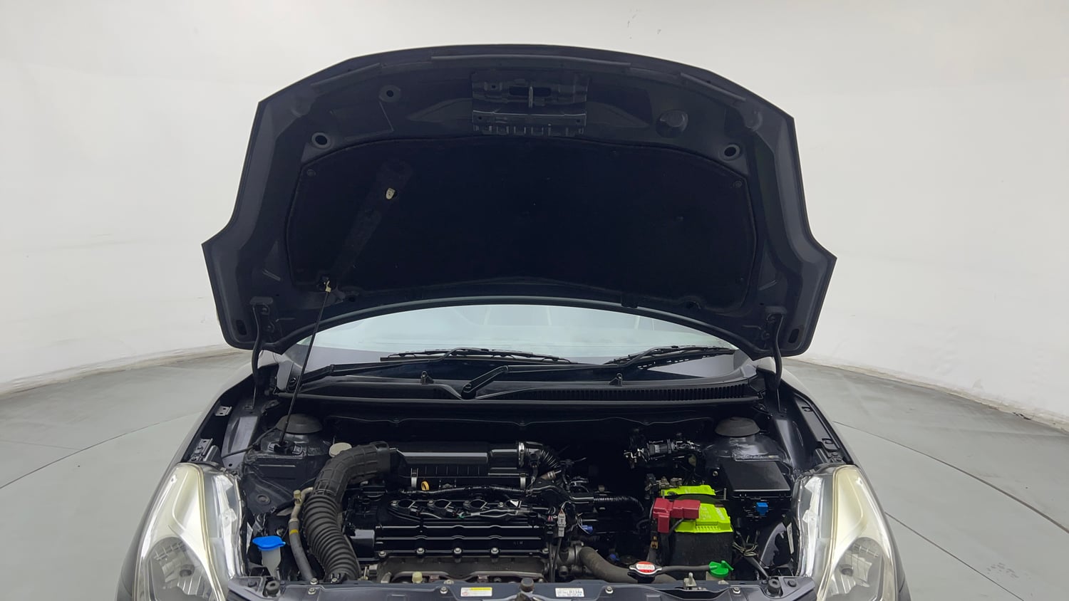Used 2018 Maruti Suzuki Baleno Delta 1.2 Petrol Manual engine ENGINE & BONNET OPEN FRONT VIEW