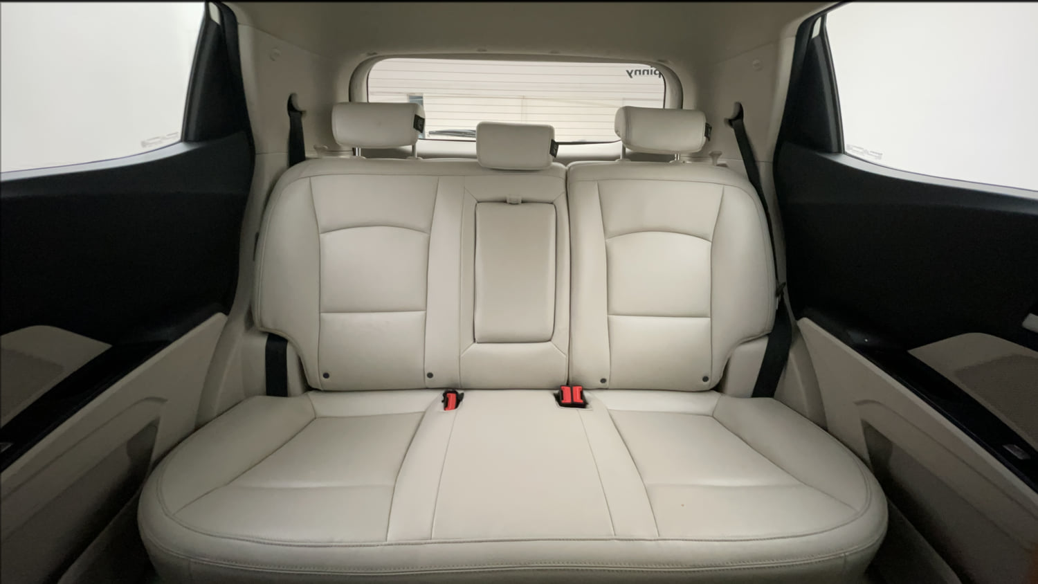 Used 2022 Mahindra XUV 300 W8 (O) 1.5 Diesel AMT Diesel Automatic interior REAR SEAT CONDITION VIEW