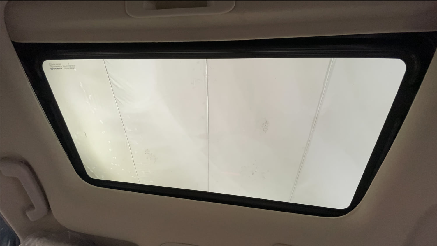 Used 2021 Mahindra XUV 300 W8 (O) 1.2 Petrol Petrol Manual top_features Sunroof