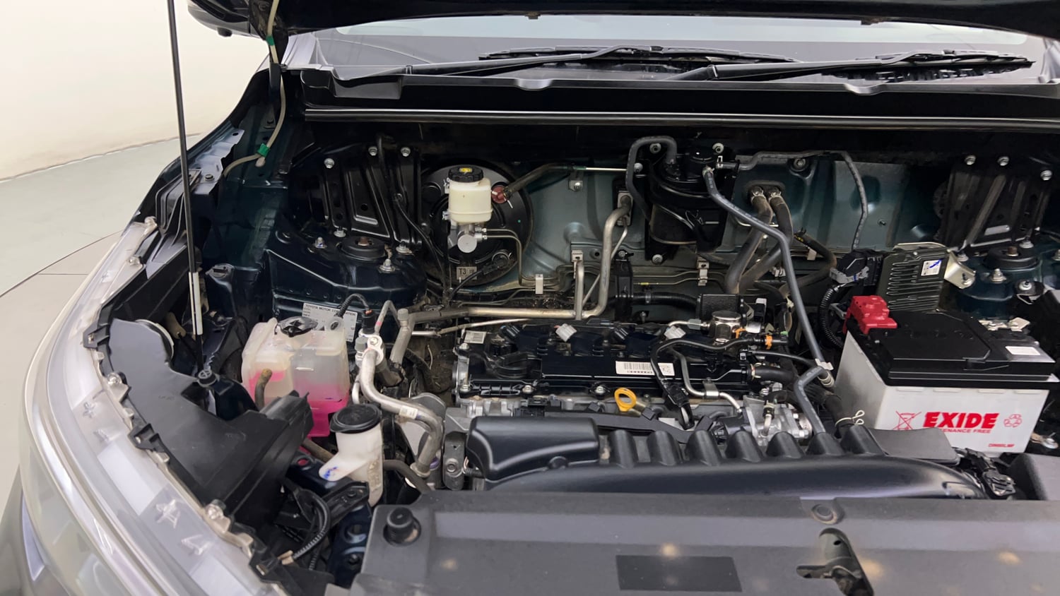 Used 2024 Toyota Innova Hycross GX (O) 7 STR Petrol Automatic engine ENGINE RIGHT SIDE HINGE & APRON VIEW
