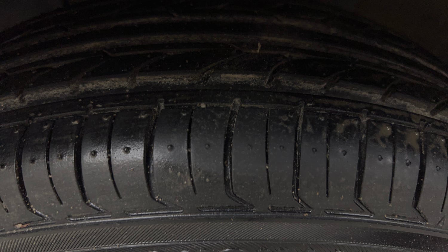 Used 2019 Renault Kwid CLIMBER 1.0 Opt Petrol Manual tyres LEFT FRONT TYRE TREAD VIEW