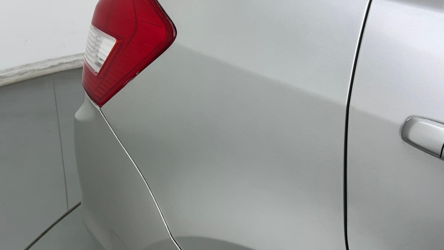 Used 2016 Maruti Suzuki Swift Dzire VXI (O) Petrol Manual dents MINOR SCRATCH
