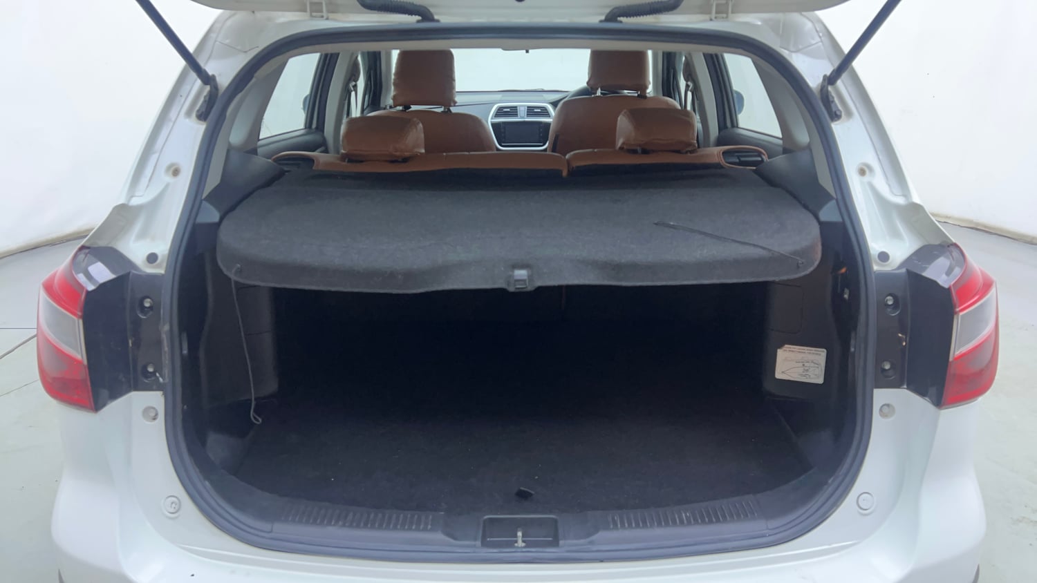 Used 2021 Maruti Suzuki S-Cross Zeta AT Petrol Automatic interior DICKY INSIDE VIEW