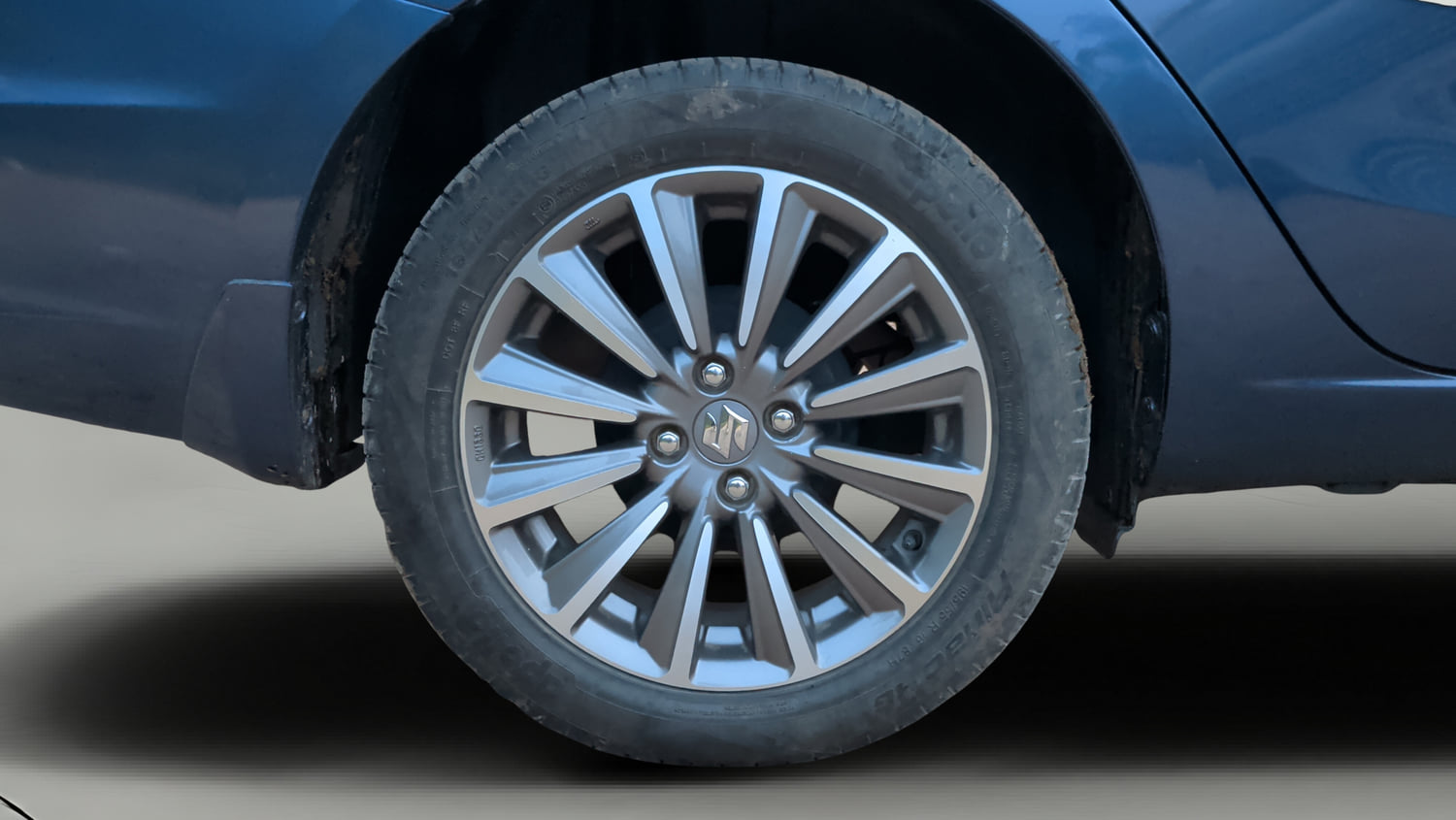 Used 2019 Maruti Suzuki Ciaz Alpha Hybrid 1.5 Petrol Manual tyres RIGHT REAR TYRE RIM VIEW