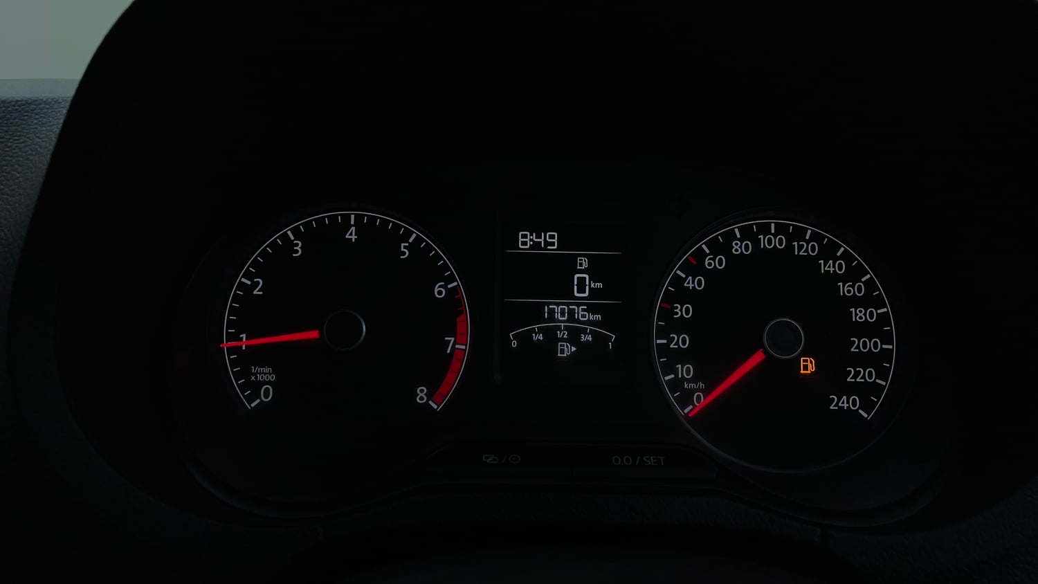 Used 2016 Volkswagen Polo Comfortline 1.2L (P) Petrol Manual interior CLUSTERMETER VIEW