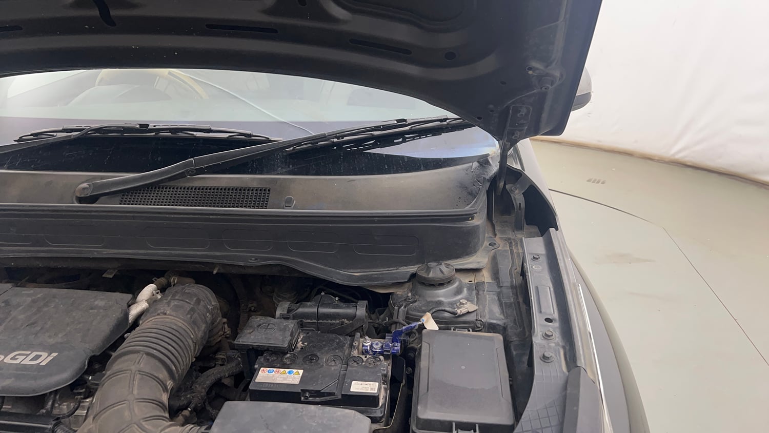 Used 2021 Hyundai Venue SX 1.0 Turbo Petrol Manual engine ENGINE LEFT SIDE HINGE & APRON VIEW