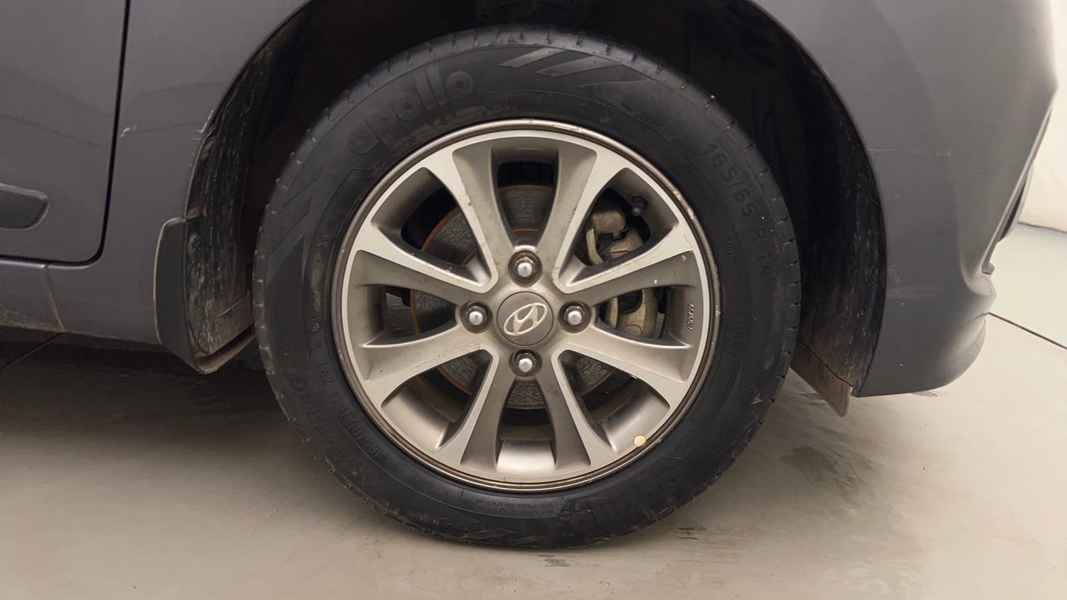 Used 2015 Hyundai Grand i10 Asta 1.2 Kappa VTVT Petrol Manual tyres RIGHT FRONT TYRE RIM VIEW