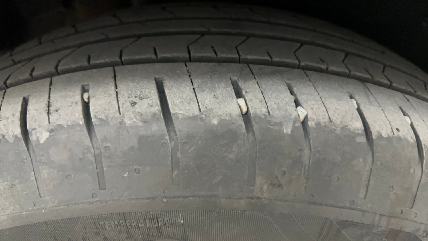 Used 2026 Kia Carens Premium (O) 1.5 Petrol 7 STR Petrol Manual tyres RIGHT REAR TYRE TREAD VIEW