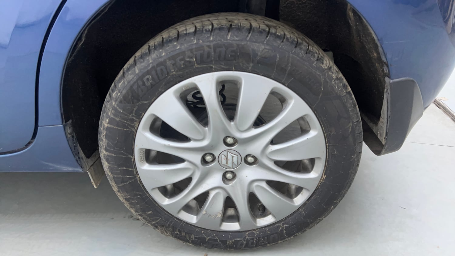 Used 2017 Maruti Suzuki Baleno Zeta 1.2 Petrol Manual tyres LEFT REAR TYRE RIM VIEW