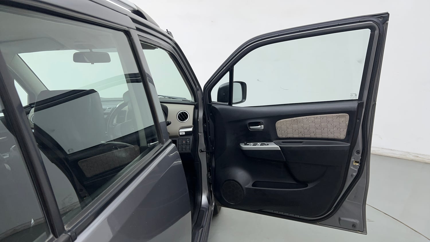 Used 2013 Maruti Suzuki Wagon R VXI Petrol Manual interior RIGHT FRONT DOOR OPEN VIEW