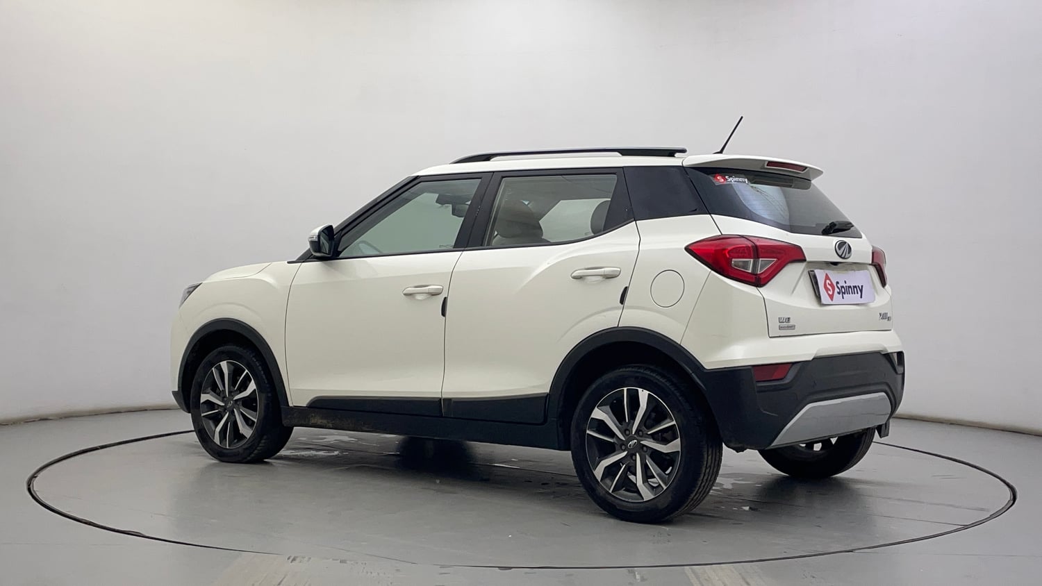 Used 2022 Mahindra XUV 300 W8 (O) 1.5 Diesel AMT Diesel Automatic exterior LEFT REAR CORNER VIEW