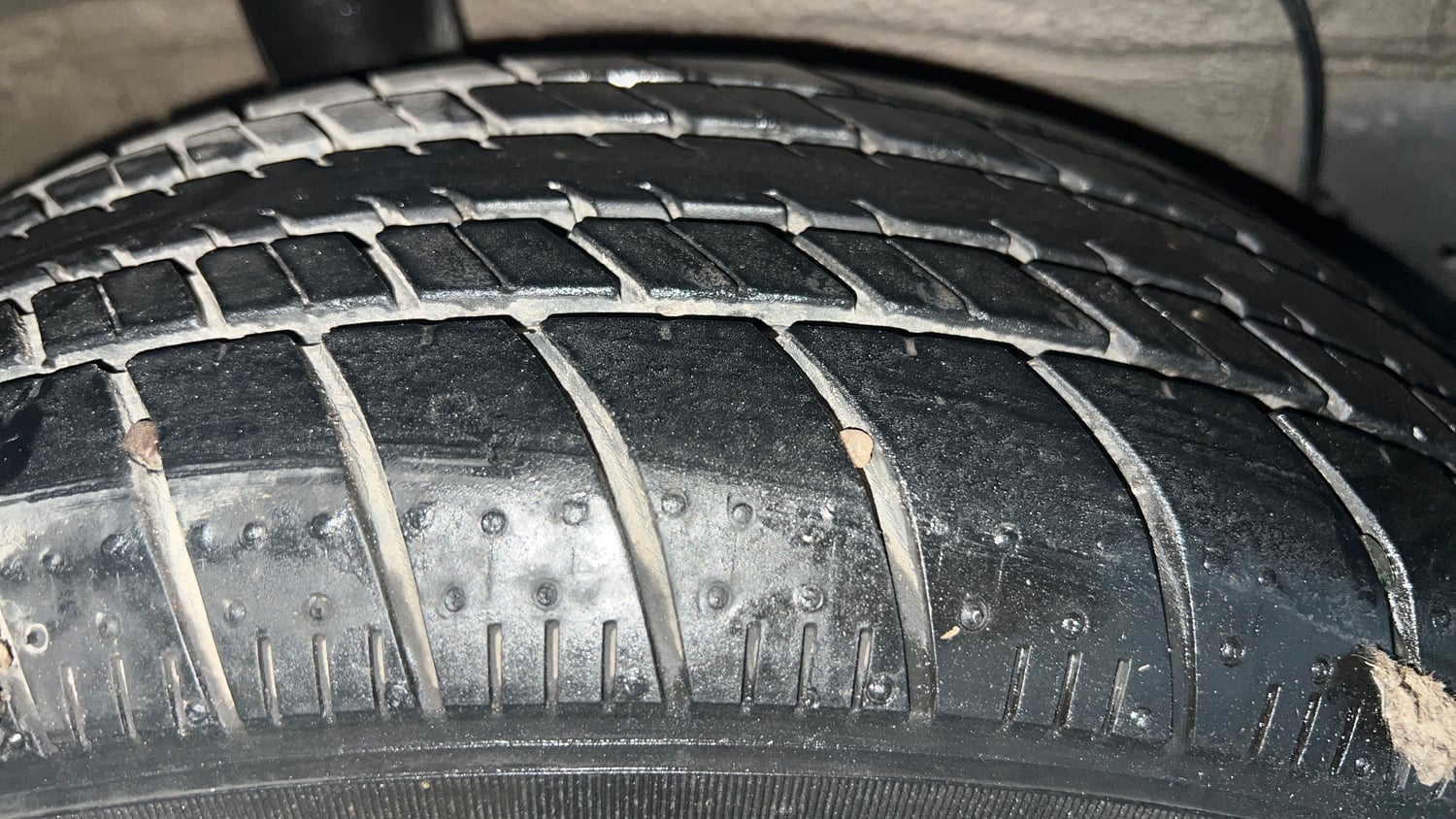 Used 2018 Maruti Suzuki Celerio ZXi (O) AMT Petrol Automatic tyres RIGHT REAR TYRE TREAD VIEW
