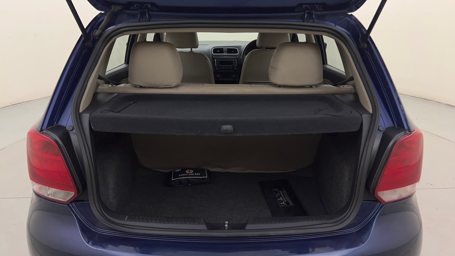 Used 2014 Volkswagen Polo Highline1.2L (P) Petrol Manual interior DICKY INSIDE VIEW