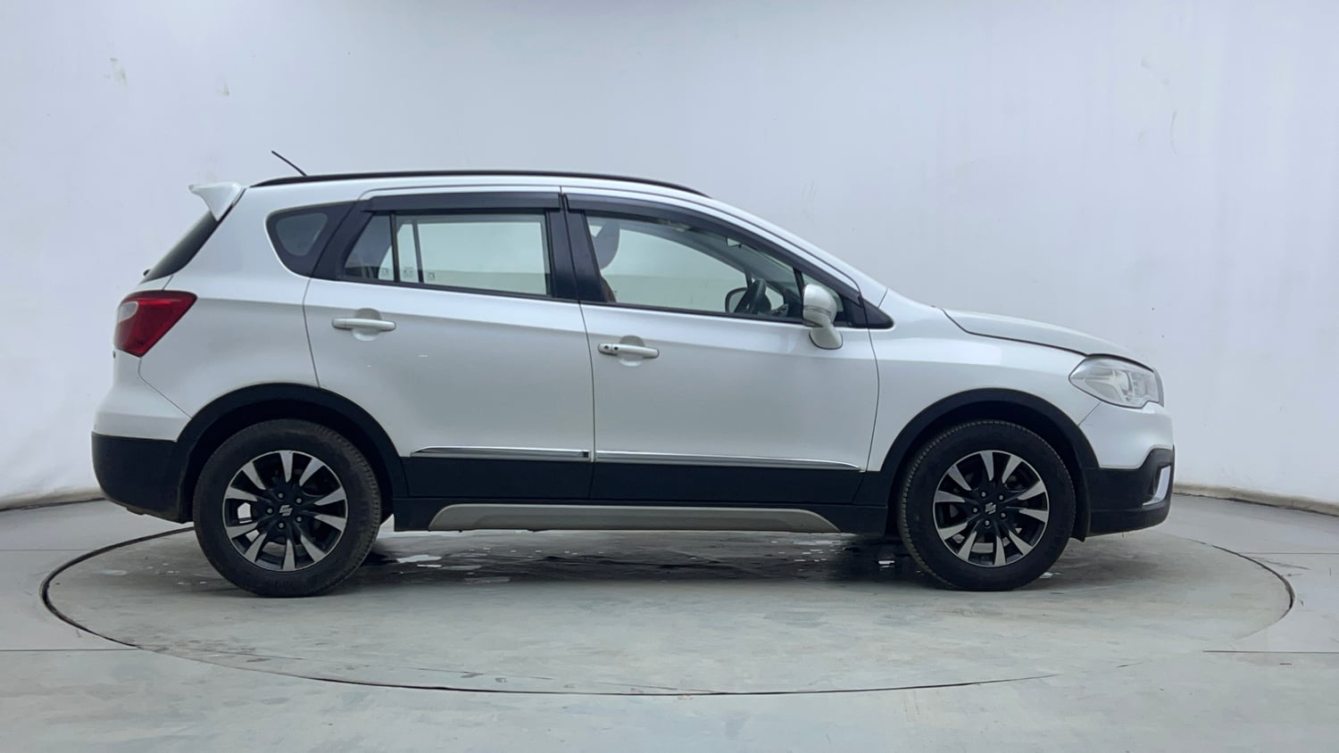 Used 2021 Maruti Suzuki S-Cross Zeta AT Petrol Automatic exterior RIGHT SIDE VIEW