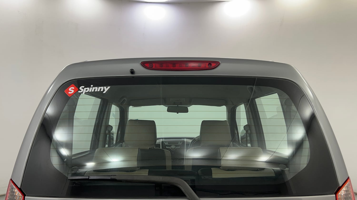 Used 2013 Maruti Suzuki Wagon R VXI Petrol Manual exterior BACK WINDSHIELD VIEW