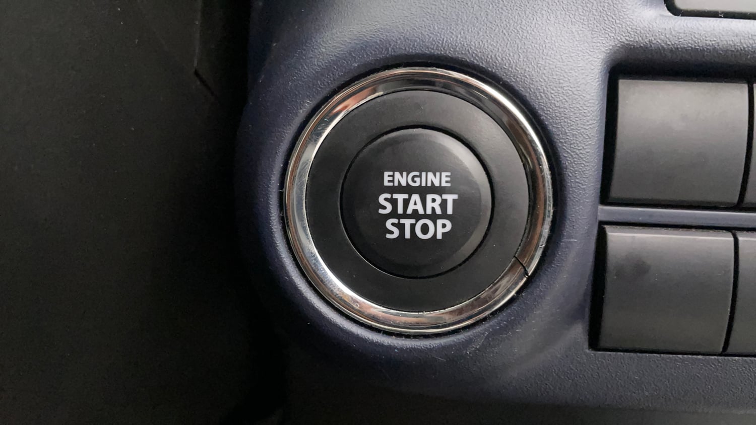 Used 2023 Maruti Suzuki Baleno Alpha AGS Petrol Automatic top_features Keyless start
