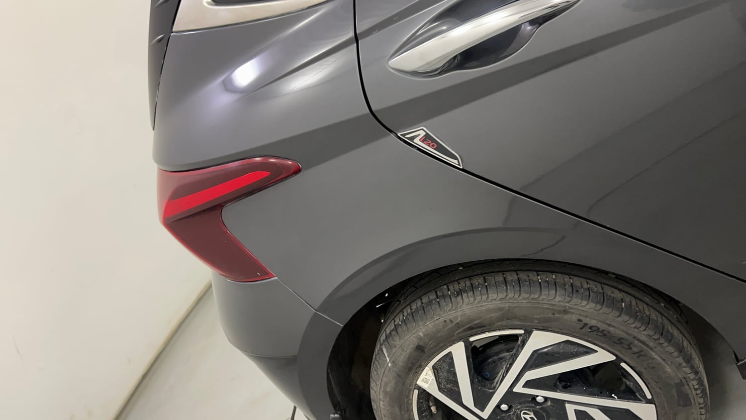 Used 2025 Hyundai New i20 Asta (O) 1.2 IVT Petrol Automatic dents MINOR SCRATCH