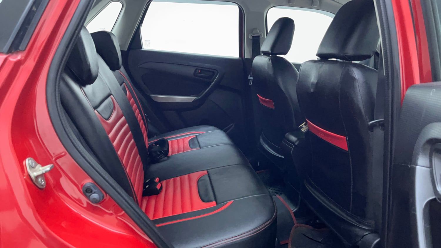 Used 2020 maruti-suzuki Vitara Brezza VXi Petrol Manual interior RIGHT SIDE REAR DOOR CABIN VIEW