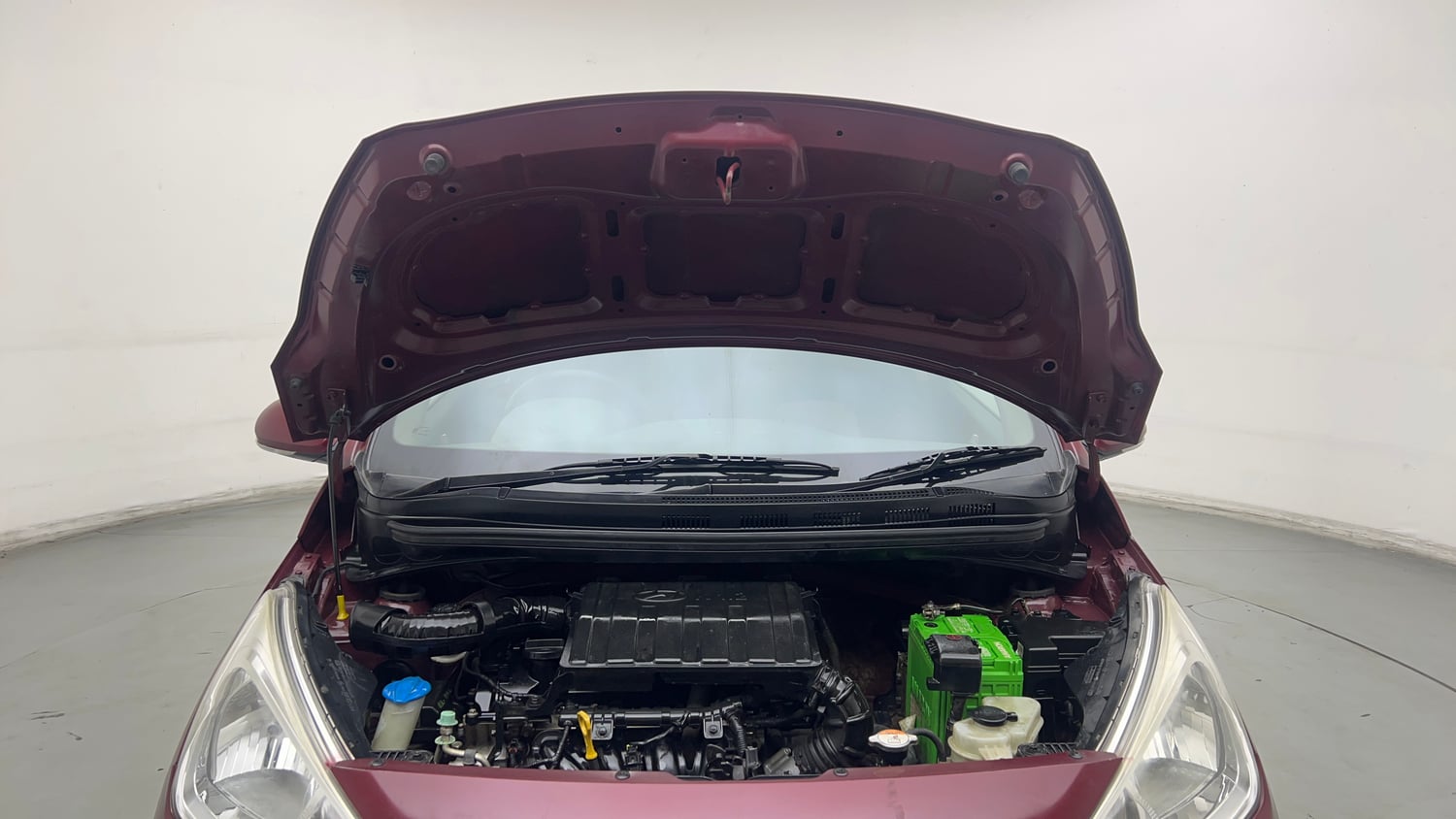Used 2013 Hyundai Grand i10 Sportz 1.2 Kappa VTVT Petrol Manual engine ENGINE & BONNET OPEN FRONT VIEW